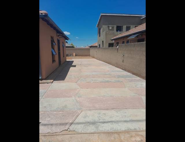 2 BEDROOM PROPERTY TO RENT IN PROTEA GLEN